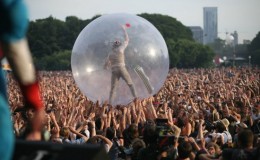 20091017_flaming-lips-dark-side-moon-cover-album