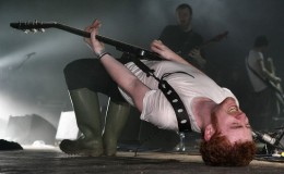 800px-And_So_I_Watch_You_From_Afar_-_Glasgowbury_Music_Festival_2009