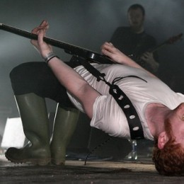 800px-And_So_I_Watch_You_From_Afar_-_Glasgowbury_Music_Festival_2009
