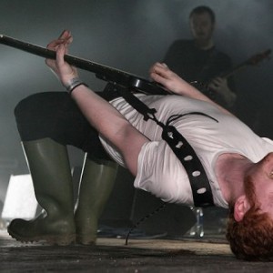 800px-And_So_I_Watch_You_From_Afar_-_Glasgowbury_Music_Festival_2009